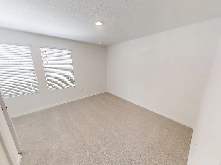 1129 Bradford Park Dr — Photo 20