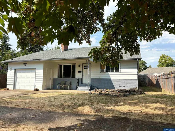 1425 SW Brown St, Dallas, OR 97338