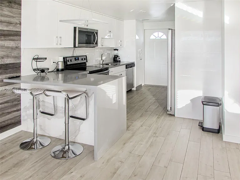 9220 Biscayne Blvd #3 — Photo 4
