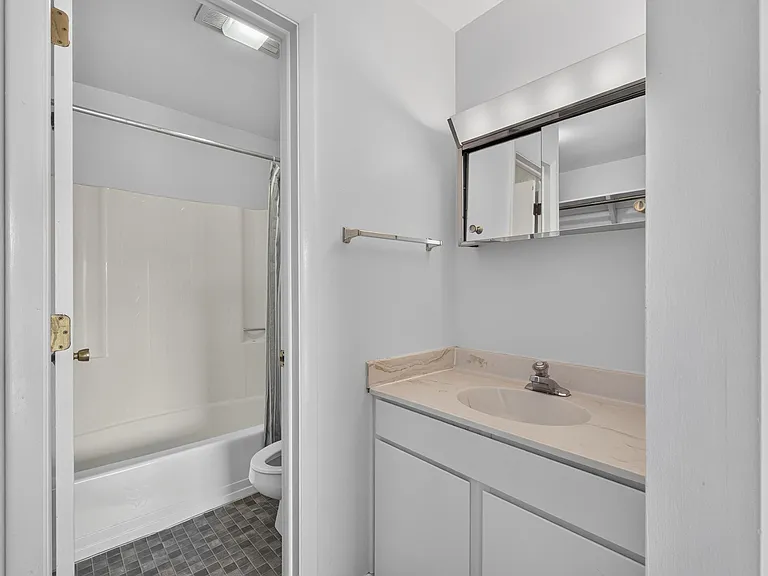 225 Harvest Dr — Photo 28