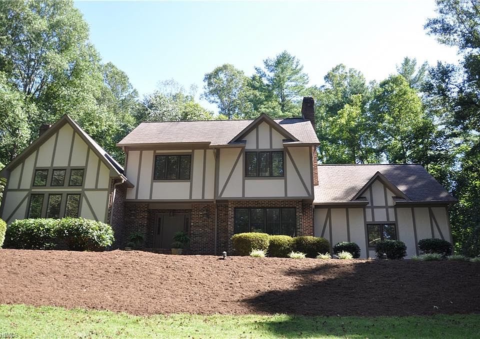 1st image of 206 Ivy Ln