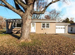 1015 Desoto Dr, Bartonville, IL 61607