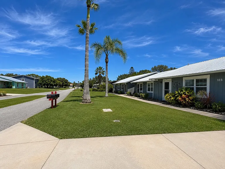 111 Rio Del Mar St #C — Photo 2