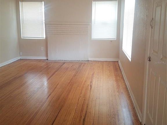 3rd image of 2522 Market St