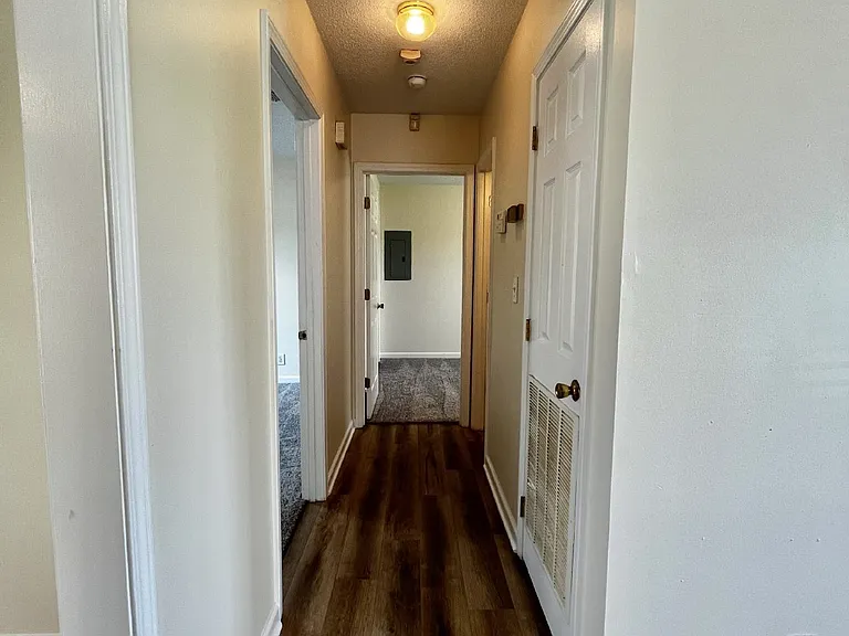 1118 Keith Ave — Photo 4