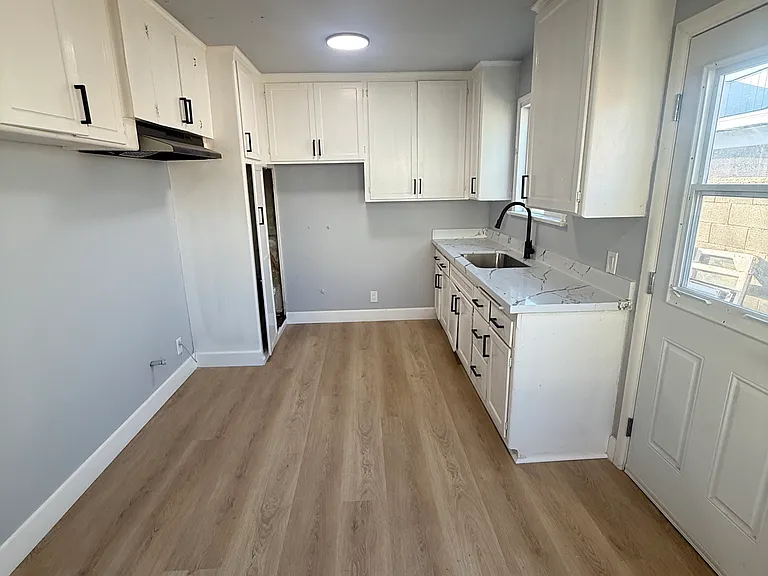 13917 Chadron Ave — Photo 5