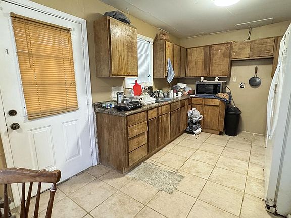 5th image of 1603 Dilling St