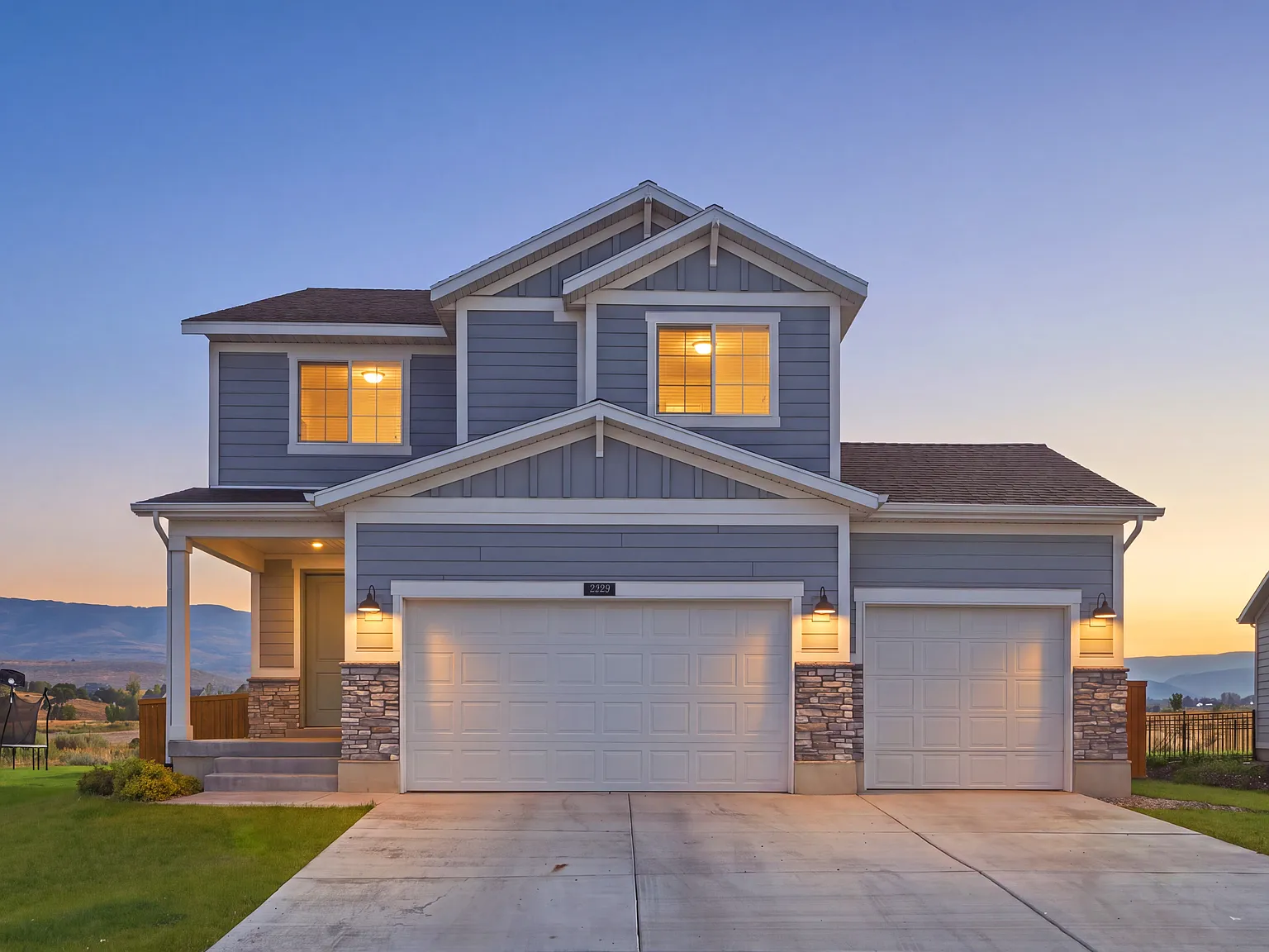 5 bed, 3.5 bath, 2700 sqft, $3,800 — Photo 1