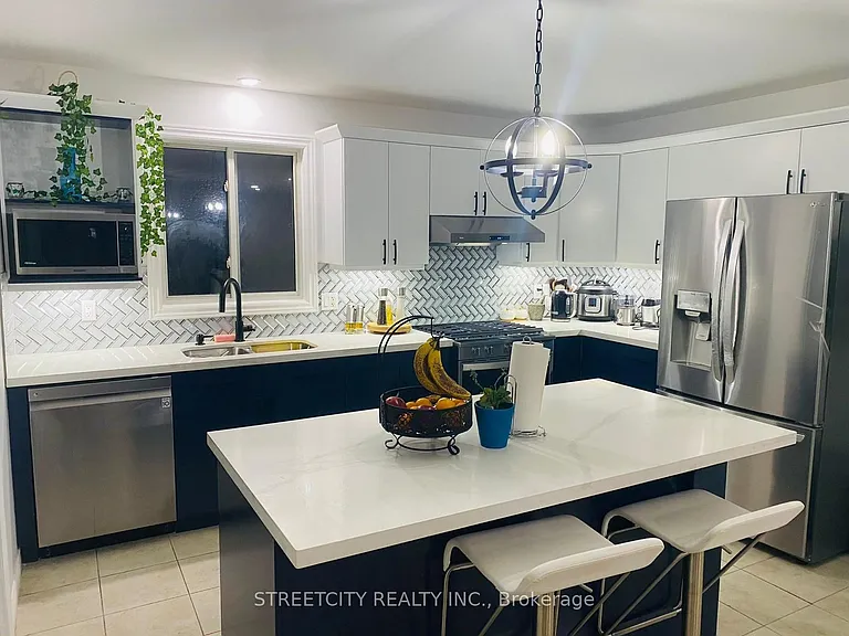 1751 Coronation Dr — Photo 4