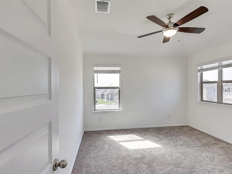 105 Clematis Ct — Photo 21
