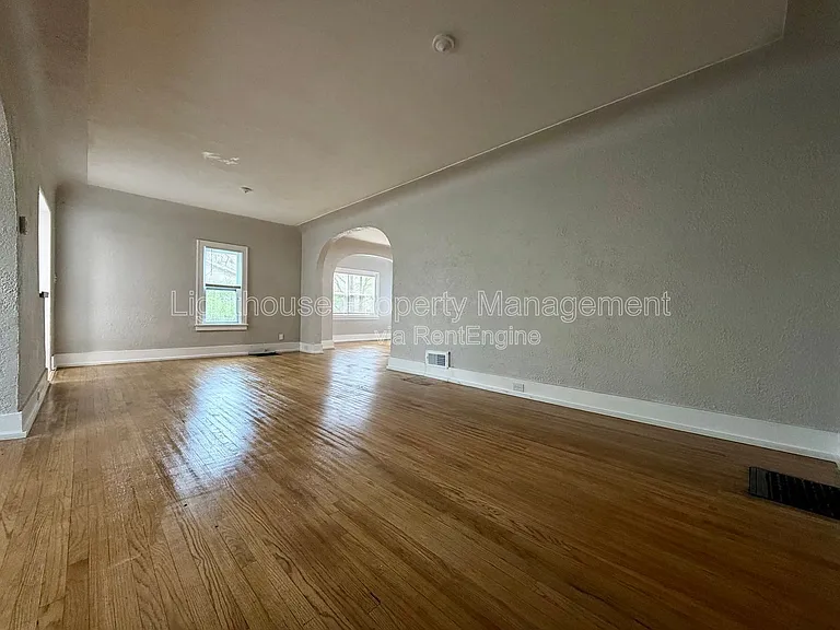 2145 8th St — Photo 3