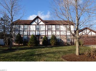 2399 Balmoral Dr, Akron, OH