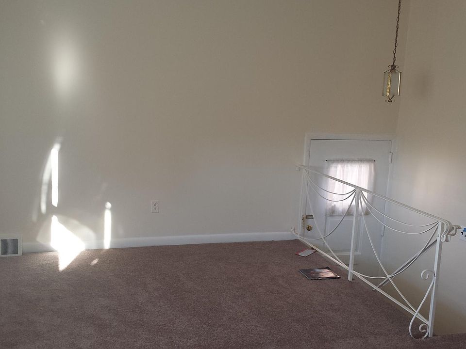 Living room /front door private enterance