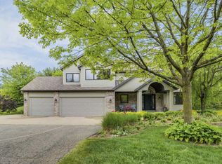 2295 Kamp Valley Ct NE, Grand Rapids, MI 49525