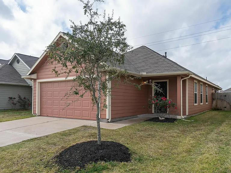 5439 Amelia Plantation Dr — Photo 3