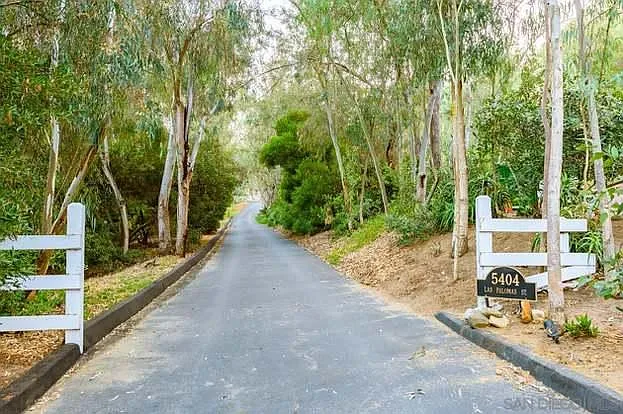 5404 Las Palomas