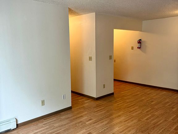 4th image of 716 E Burlington St #15S