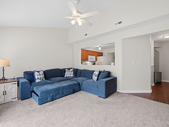 3rd image of 4 Springside Dr