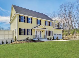 30 Exeter Rd, Hudson, MA 01749