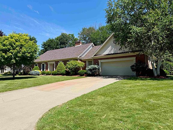 2nd image of 10 Wellington Dr