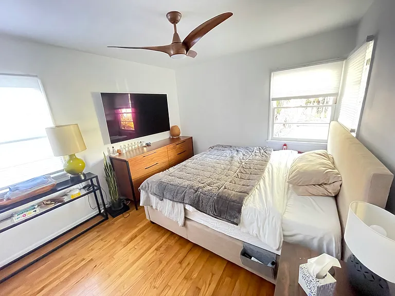 806 Appleby St — Photo 9