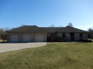 700 Beechwood Dr, Clinton, IN 47842