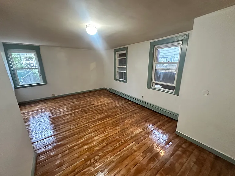 56 7th St #3 — Photo 9
