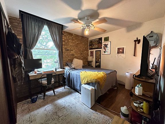 2nd image of 922 W Webster Ave #2209-3