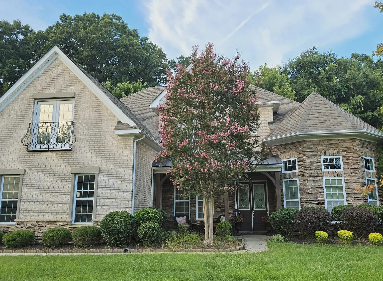 5 bed, 4033 sqft, $4,750 — Photo 1