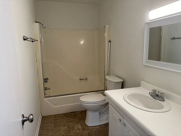 118 Ross St — Photo 17