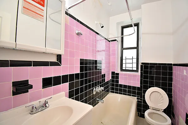 Rented by Voro, LLC | media 10