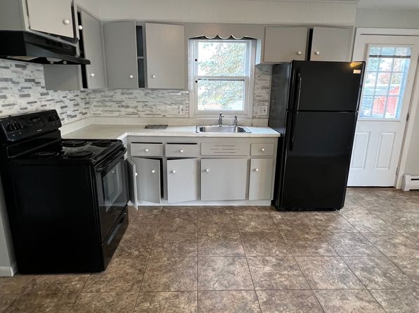 45 Swan St, East Providence, RI 02914