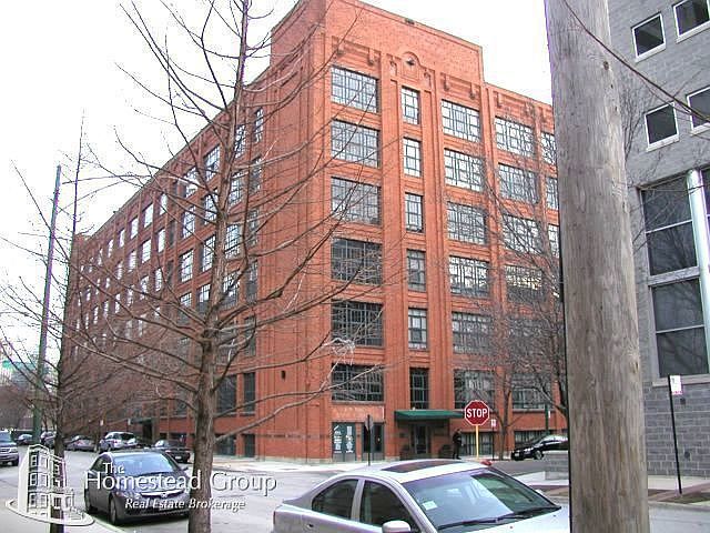 1st image of 924 W Huron St #323