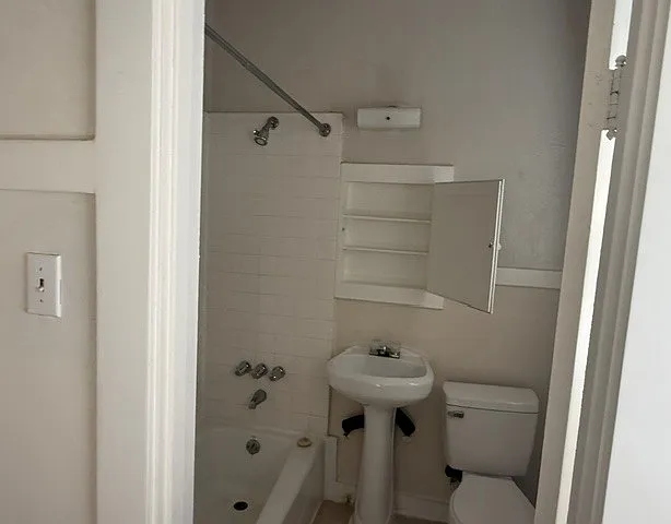 4226 E 4th St #6 — Photo 7