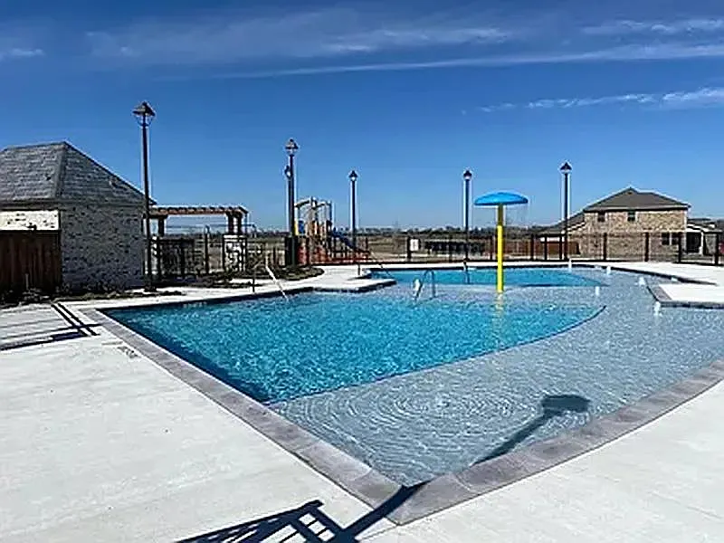 5 bed, 2955 sqft, $2,499 — Photo 3