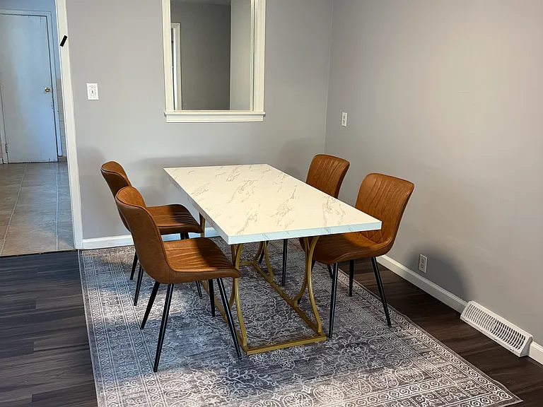 428 Boston St — Photo 4