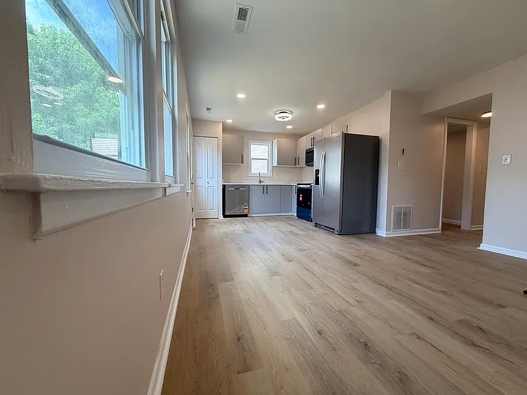3060 Blackstone Ct — Photo 5