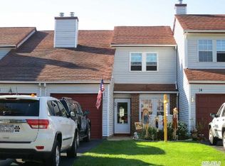 15 Delaware Ct, Coram, NY 11727