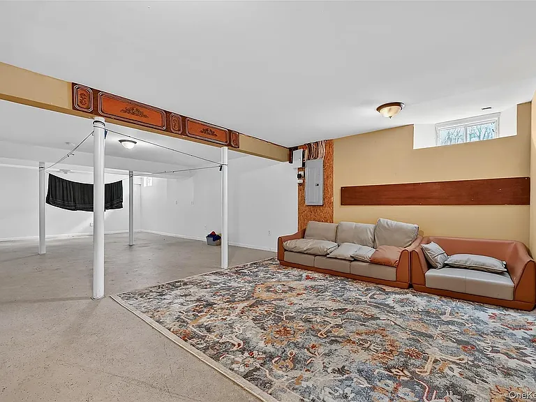 1071 Craigville Rd — Photo 31