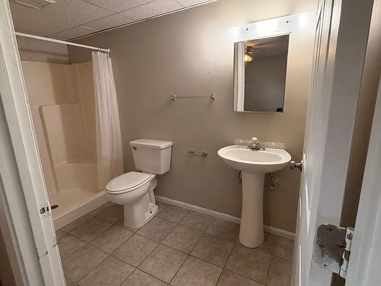 440 E Madison St — Photo 12
