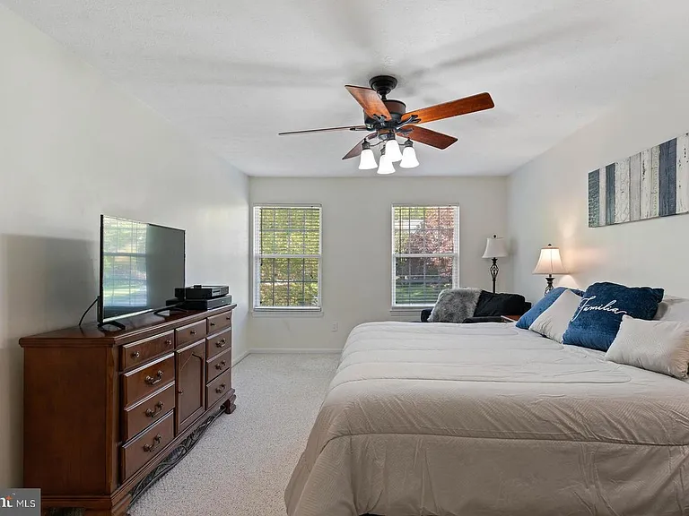 5 Lee Ct — Photo 38