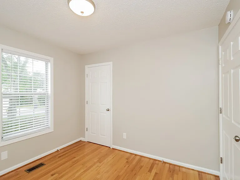 426 Ivy Crest Dr — Photo 16