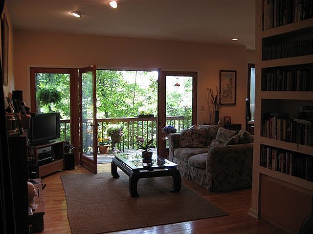 2nd image of 108 Plum St