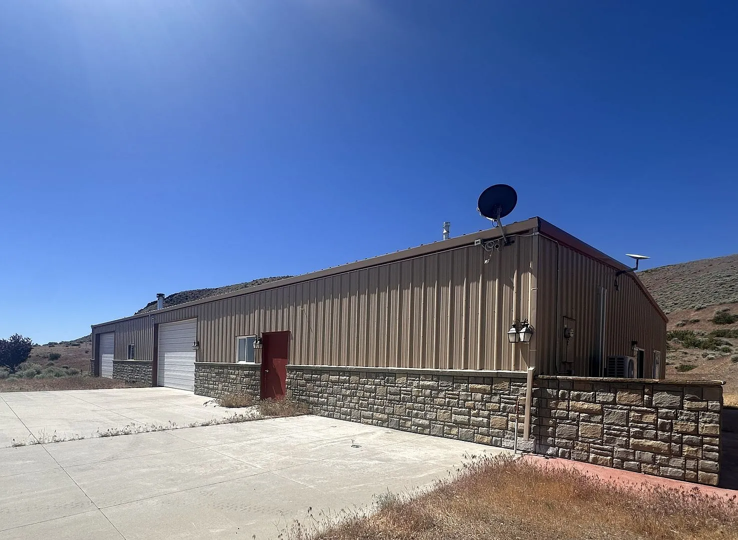 2 bedroom, 1 bathroom home — Photo 1