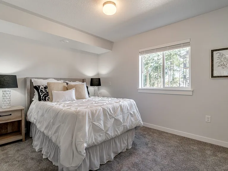 Riverbend Apartments — Photo 6