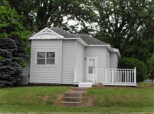 109 E 7th St, Burlington, IN 46915