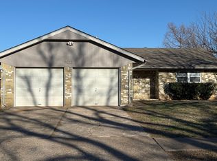 1623 Wind Hill Rd, Norman, OK 73071