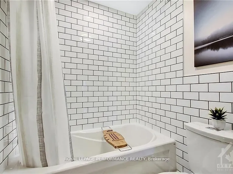 48 Hawthorne Ave — Photo 17