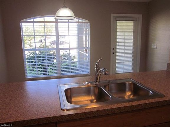 4th image of 508 SE 6th Pl