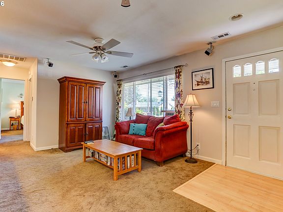 3rd image of 12531 SE Lincoln Ct